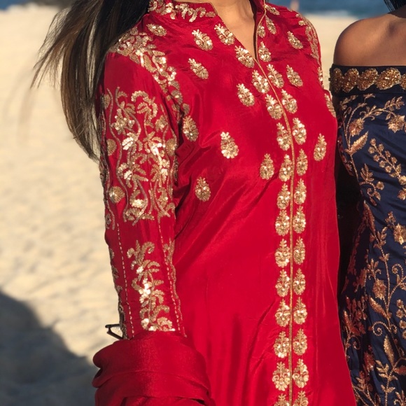 Red long kameez with pants - Picture 5 of 6